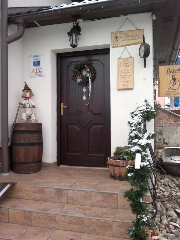 Restaurace A Penzion U Hasicu Klimkovice Exterior photo